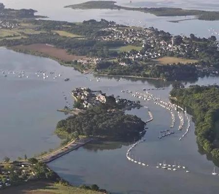 Maison De Tourisme Conleau Holiday home